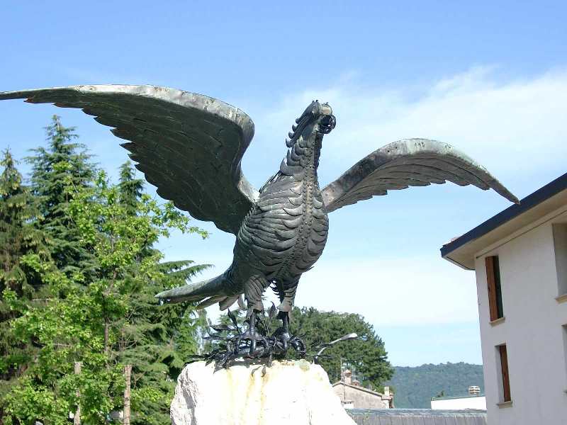 Aquila di Gasperin nella attuale collocazione