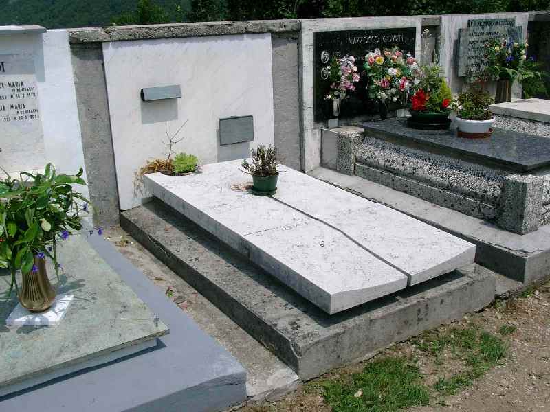Tomba Lazzari