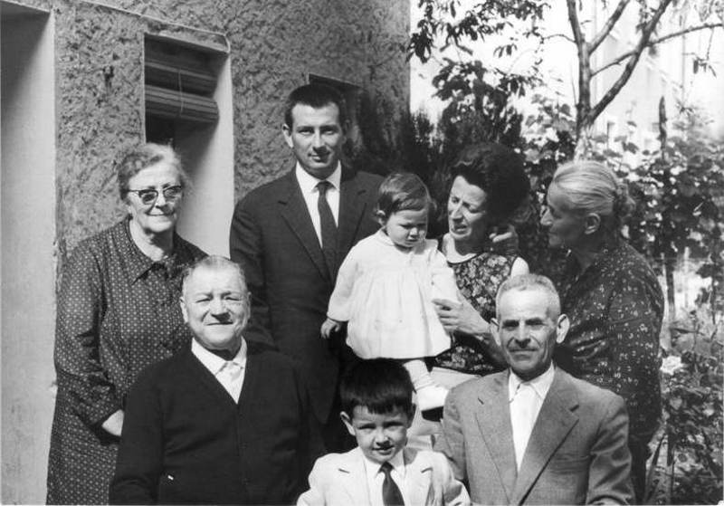 La mia famiglia al completo