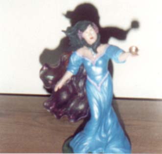 lady2.jpg (16674 bytes)