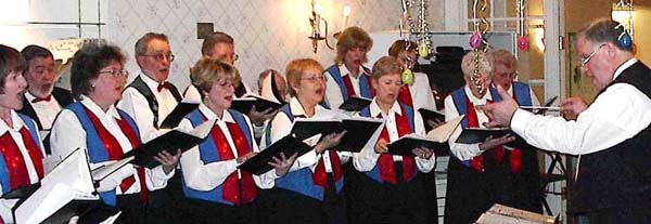 Circle Singers Performing