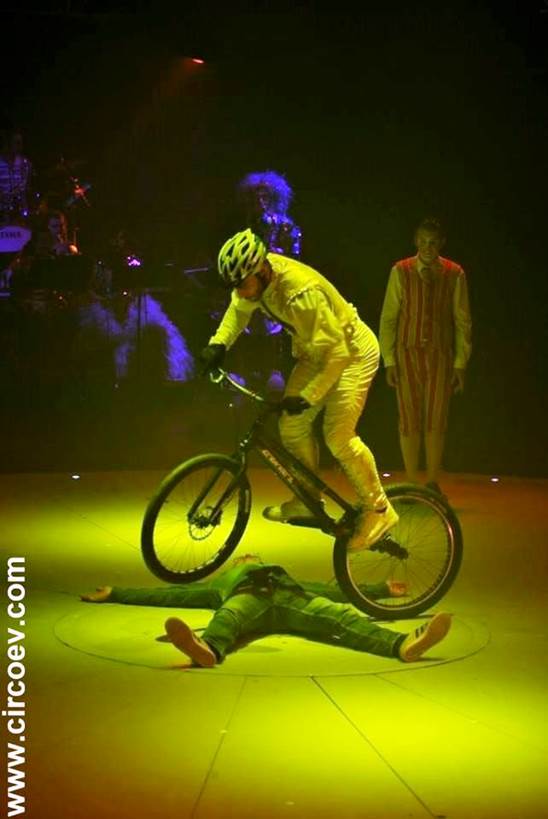 http://circoev.com/yahoo_site_admin/assets/images/26001397_1548405001908747_7018405175115068354_n.360172348_std.jpg