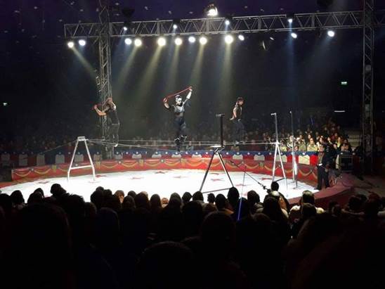 http://circoev.com/yahoo_site_admin/assets/images/24131411_1524228067659774_7327014020690224594_n.33670628_std.jpg