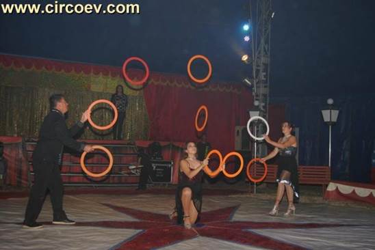 http://circoev.com/yahoo_site_admin/assets/images/22007368_1461814943901087_5530758274018975999_n.271101055_std.jpg