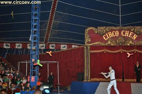 http://circoev.com/yahoo_site_admin/assets/images/26804524_1566263796789534_4291671408133408801_n.16142122_std.jpg