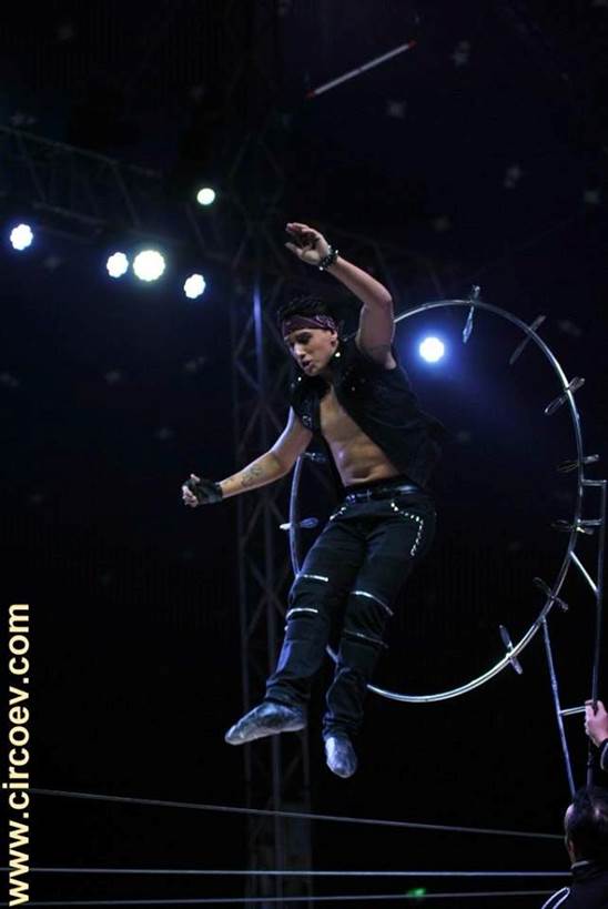 http://circoev.com/yahoo_site_admin/assets/images/26239781_1566216786794235_5524122778137198655_n.1284024_std.jpg