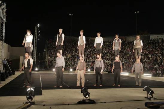 http://circoev.com/yahoo_site_admin/assets/images/thumbnail_745A4925.273122128_std.jpg