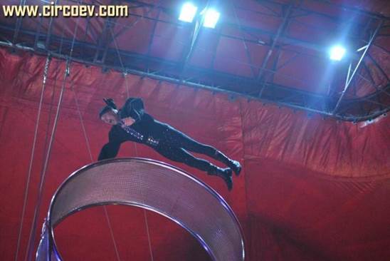 http://circoev.com/yahoo_site_admin/assets/images/31542905_1682159118533334_7318555703231119360_n.127154300_std.jpg