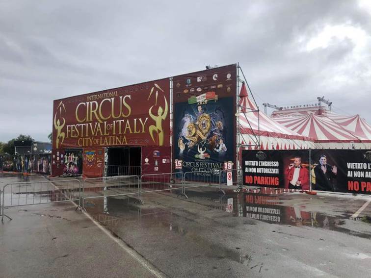 http://circoev.com/yahoo_site_admin/assets/images/120959561_1295631277435426_3937593192183067699_o.28521253_std.jpg
