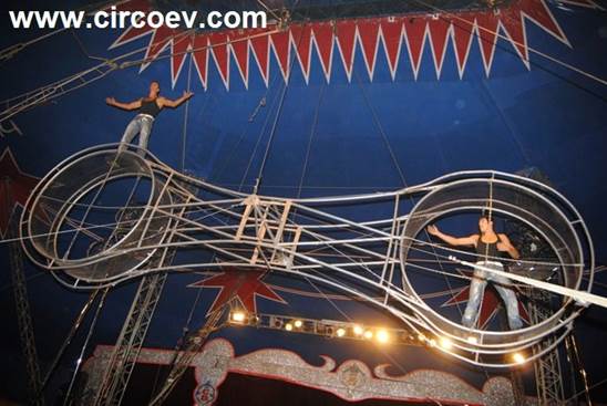 http://circoev.com/yahoo_site_admin/assets/images/309544_245277538857791_1450452576_n.15923639_std.jpg