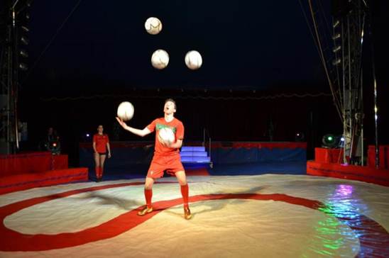http://circoev.com/yahoo_site_admin/assets/images/397848_4752491214209_642612399_n.138111944_std.jpg