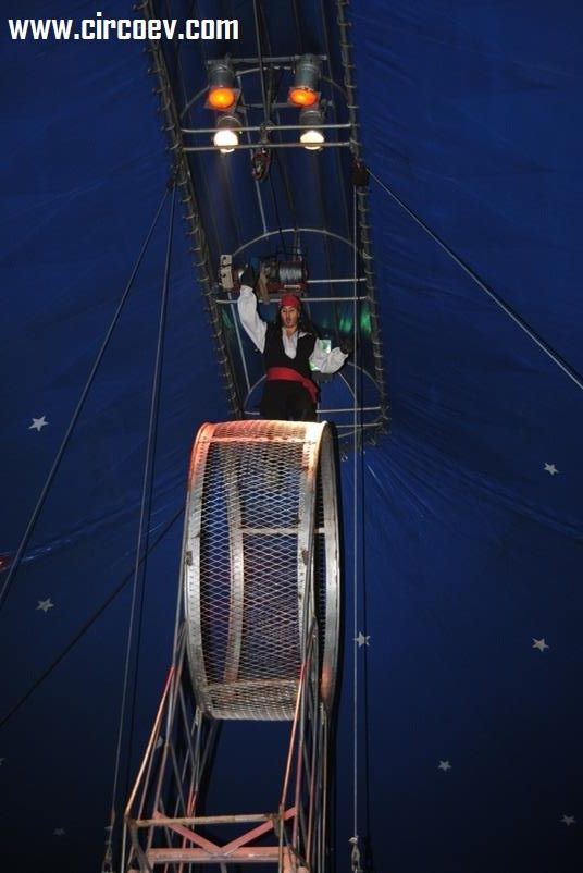http://circoev.com/yahoo_site_admin/assets/images/1466255_552136591535598_1083915433_n.31384524_std.jpg