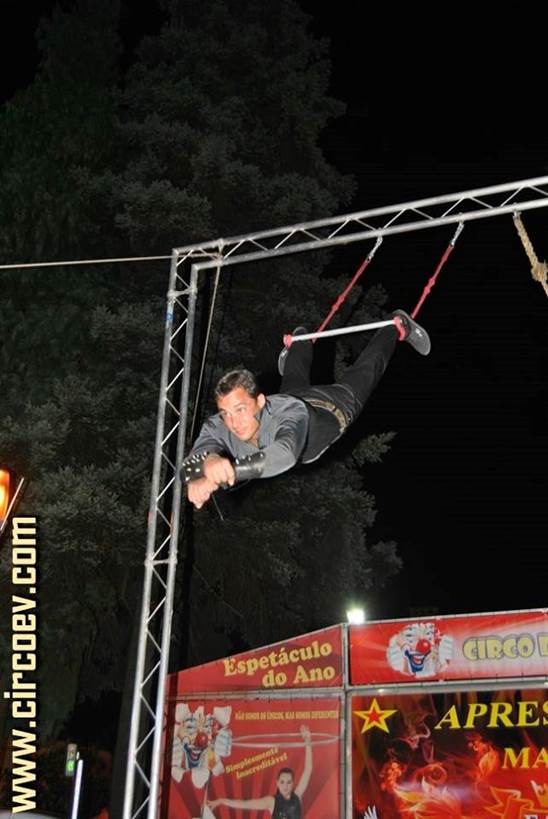 http://circoev.com/yahoo_site_admin/assets/images/10628407_702840726465183_1578881758015601496_n.257141732_std.jpg