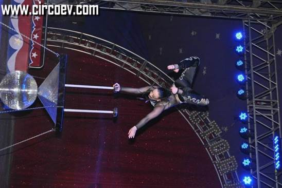 http://circoev.com/yahoo_site_admin/assets/images/DSC_0656.19193909_std.jpg