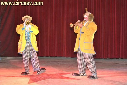 http://circoev.com/yahoo_site_admin/assets/images/10672338_715367211879201_4031450171354665324_n.283134157_std.jpg
