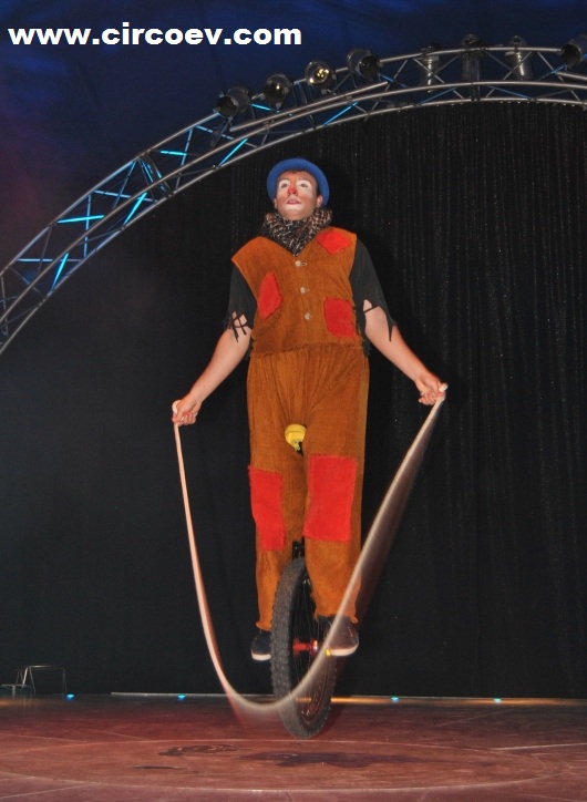 http://circoev.com/yahoo_site_admin/assets/images/DSC_0972_6684838_std.279100625_std.jpg