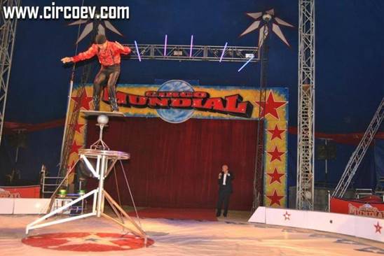 http://circoev.com/yahoo_site_admin/assets/images/10414650_659763100772946_8226079104692519424_n.169150849_std.jpg