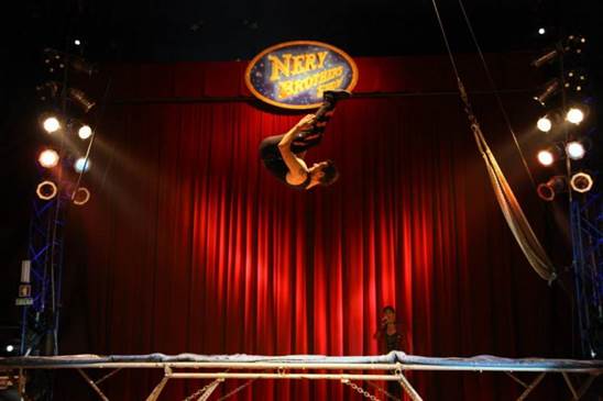 http://circoev.com/yahoo_site_admin/assets/images/10259820_529811463806538_5489245894324487340_n.112154112_std.jpg