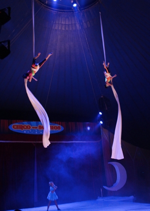 http://circoev.com/yahoo_site_admin/assets/images/circo-dos-sonhos1.11944909_std.jpg