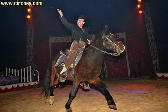http://circoev.com/yahoo_site_admin/assets/images/12373275_924218554327398_8540768853780916522_n.353123733_std.jpg