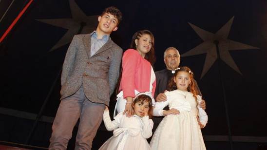 http://circoev.com/yahoo_site_admin/assets/images/CAPPOJ2Q.31023904_std.jpg