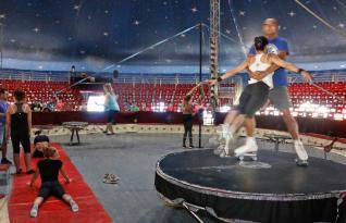 http://circoev.com/yahoo_site_admin/assets/images/13932853_1069912309758021_6001582783987196824_n.230151606_std.jpg