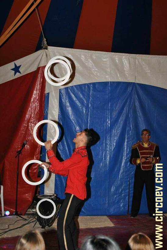 http://circoev.com/yahoo_site_admin/assets/images/13494990_1033087766773809_8689214080418381597_n.17373002_std.jpg