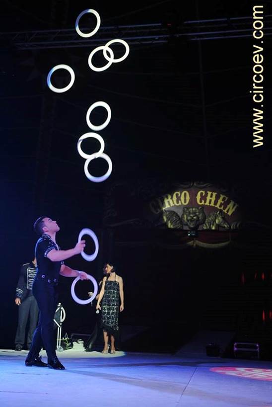 http://circoev.com/yahoo_site_admin/assets/images/15541586_1186093961473188_7739410366682281358_n.357142112_std.jpg
