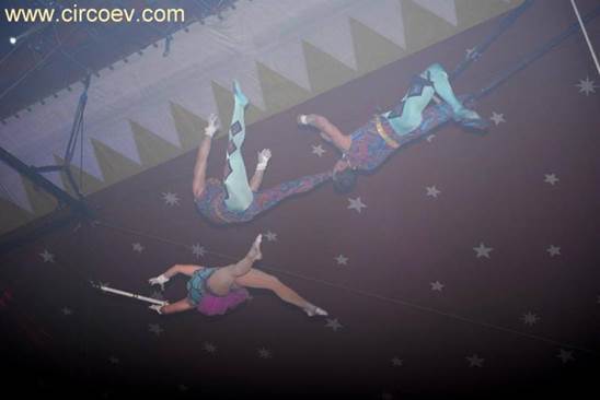 http://circoev.com/yahoo_site_admin/assets/images/15542113_1186092291473355_8520549049680523833_n.357142127_std.jpg