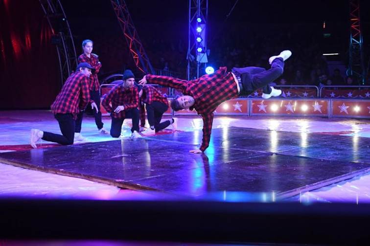 http://circoev.com/yahoo_site_admin/assets/images/79713928_2515208685422617_8117343363142778880_o.34141146_std.jpg