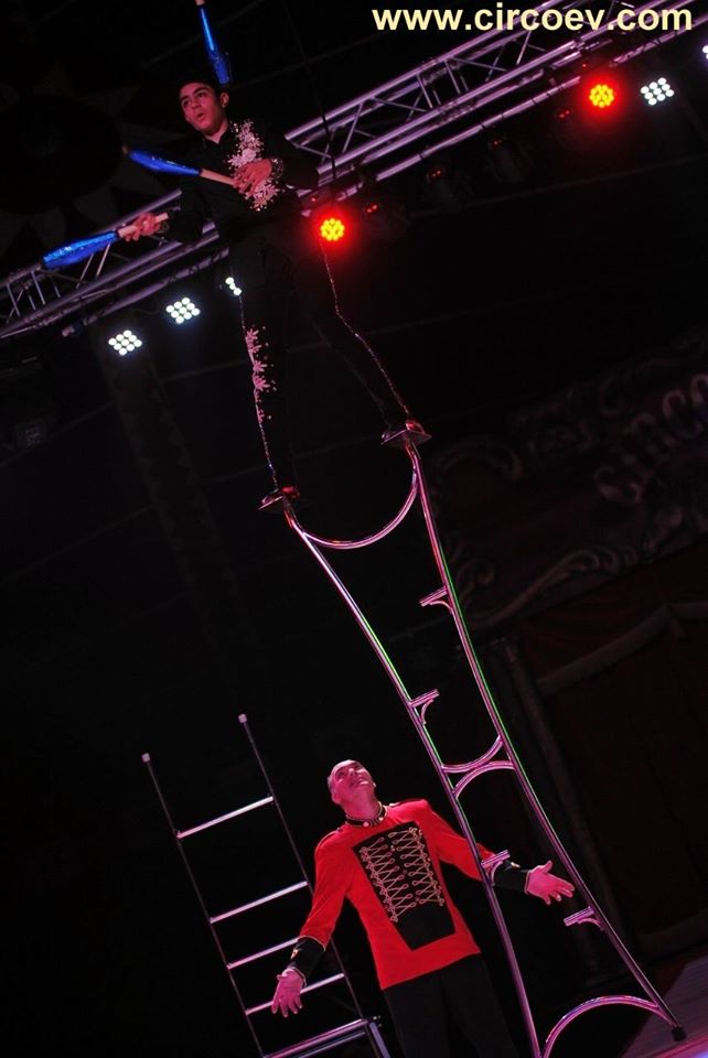 http://circoev.com/yahoo_site_admin/assets/images/79681150_2631416416940928_6716125749000011776_o.356163805_std.jpg