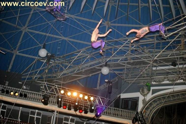 http://circoev.com/yahoo_site_admin/assets/images/80236784_2631321810283722_6273685568517832704_o.353123348_std.jpg