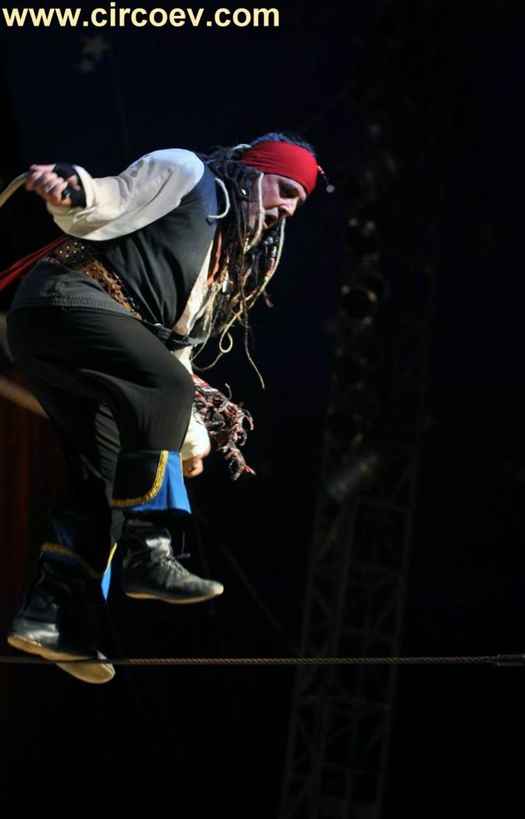 http://circoev.com/yahoo_site_admin/assets/images/DSC_0389_857x1280.351103113_std.jpg