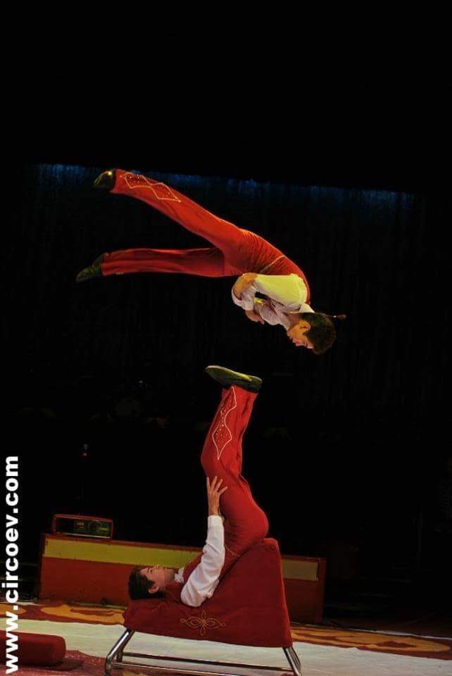 http://circoev.com/yahoo_site_admin/assets/images/72468015_10157770669332392_2797842757194874880_n.27375023_std.jpg