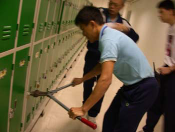 BREAK_LOCKER
