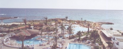 Adams_Beach_Poolanlage.jpg (21180 Byte)