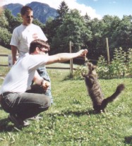 Andi_spielt_mit_Franzi.jpg (18808 Byte)