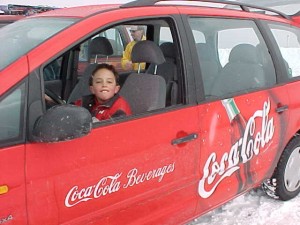 Harry_in_the_Cola_Car_klein1.jpg (25343 Byte)