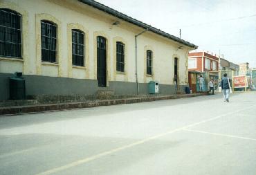 Vista de la entrada del colegio.