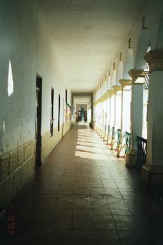 Pasillo de primaria