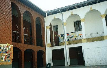 Salones de primaria.
