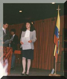 En la pasarela.