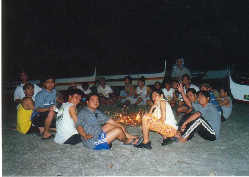 enjoying the night at the beach with bonfire, acoustic music......at siyempre ALAK!!!
