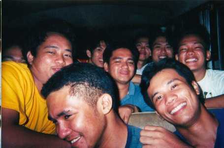 bert: o capi, bakit ikaw naman ang nahiya............capi: eh kasi naman masyadong close-up. baka bumenta naman ako ng husto nyan sa internet. hehehe!