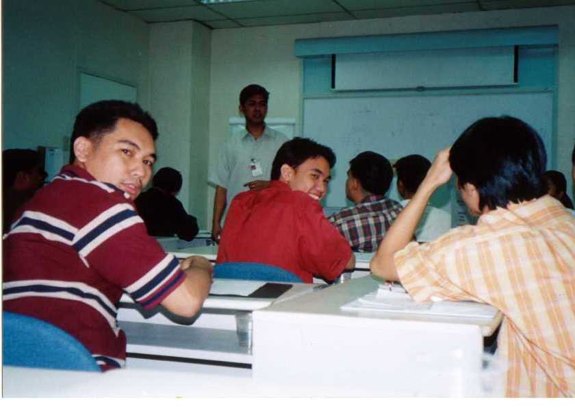 sshhhh......si sir Tani nagtuturo....pose kayo ng pose dyan.......