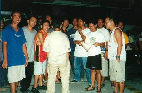 alam mo armand.....talagang nagdududa na ko syo eh lagi kang nakatingin kay richie. si juvy yata nagma-magic...