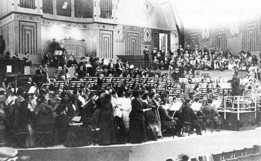 Photo of performance in Munich, 1910