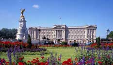 Pic of the front of Buckingham Palace