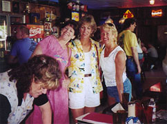 1st_reunion1_p.jpg (20k)