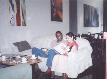 Claudia con Ron carter durante una exposici�n en New York